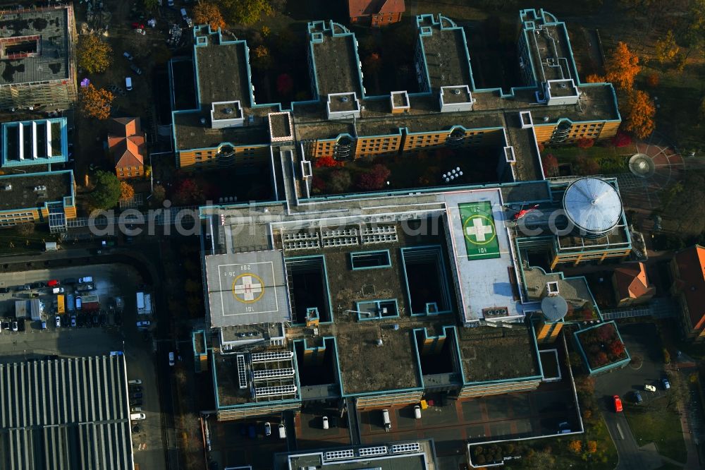 Aerial photograph Berlin - Hospital grounds of the Clinic Unfallkrankenhaus Berlin on Warener Strasse in the district Marzahn in Berlin, Germany