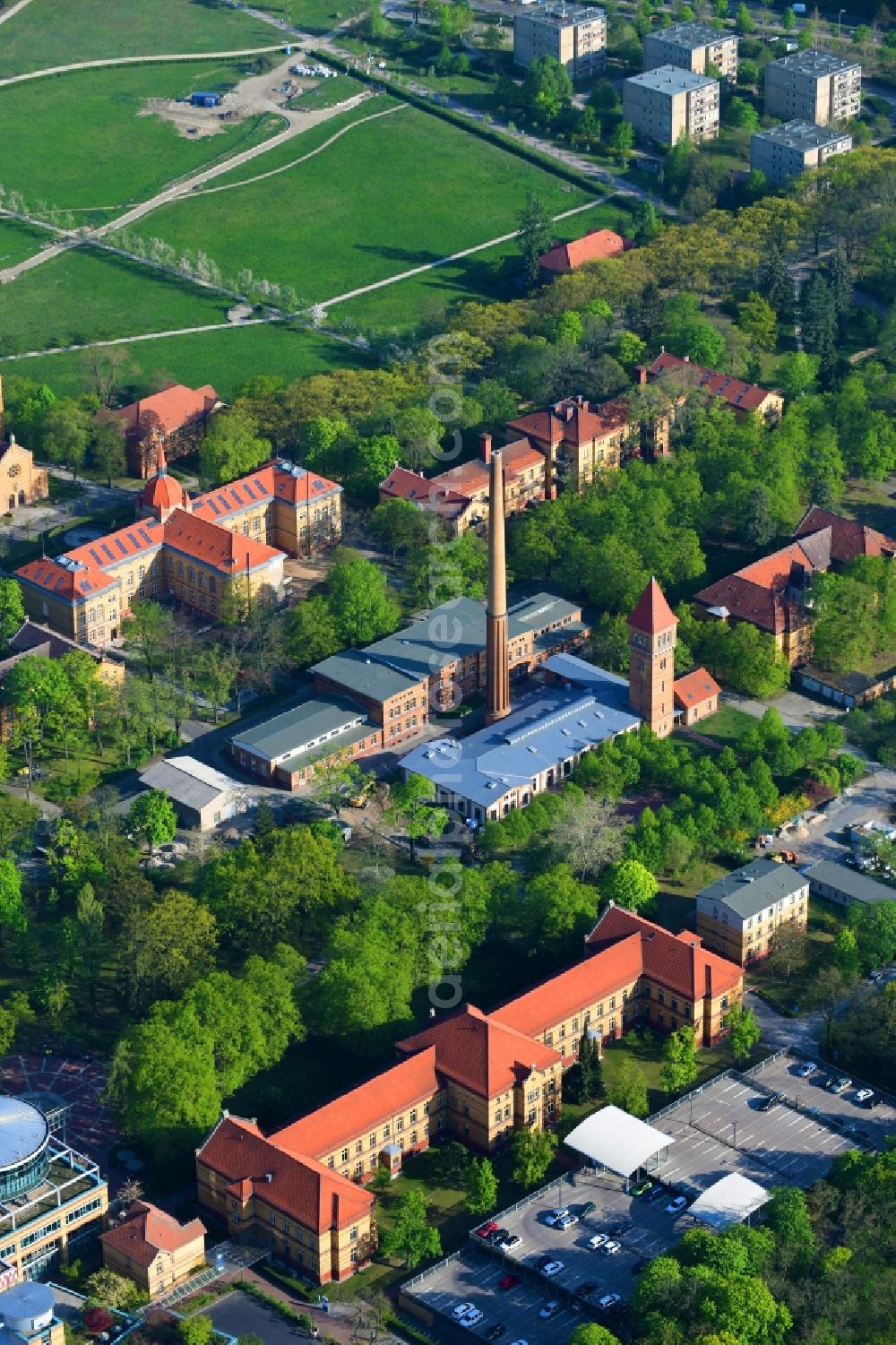 Aerial photograph Berlin - Hospital grounds of the Clinic Unfallkrankenhaus Berlin on Warener Strasse in the district Biesdorf in Berlin, Germany