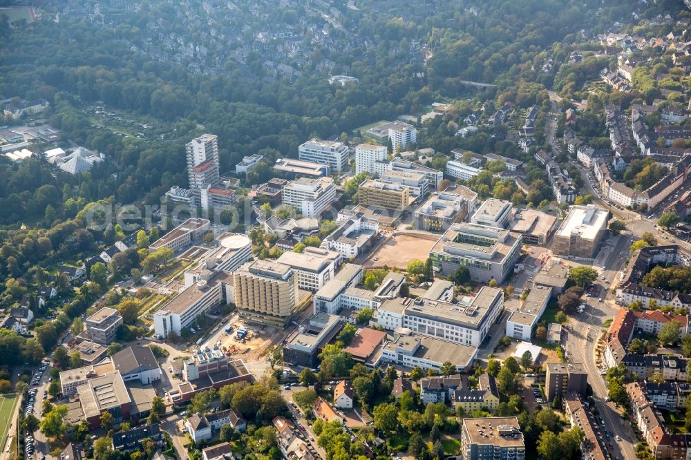 Aerial photograph Essen - Hospital grounds of the Clinicder University in the Hufelandstrasse - Esmarchstrasse in Essen in the state North Rhine-Westphalia