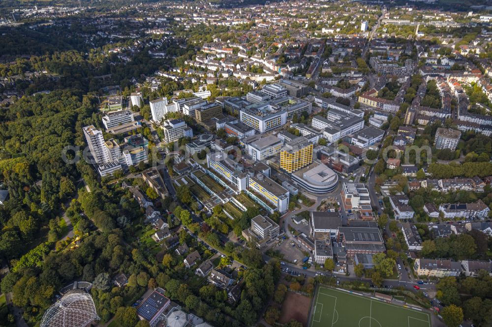 Aerial photograph Essen - Hospital grounds of the Clinicder University in the Hufelandstrasse - Esmarchstrasse in Essen in the state North Rhine-Westphalia