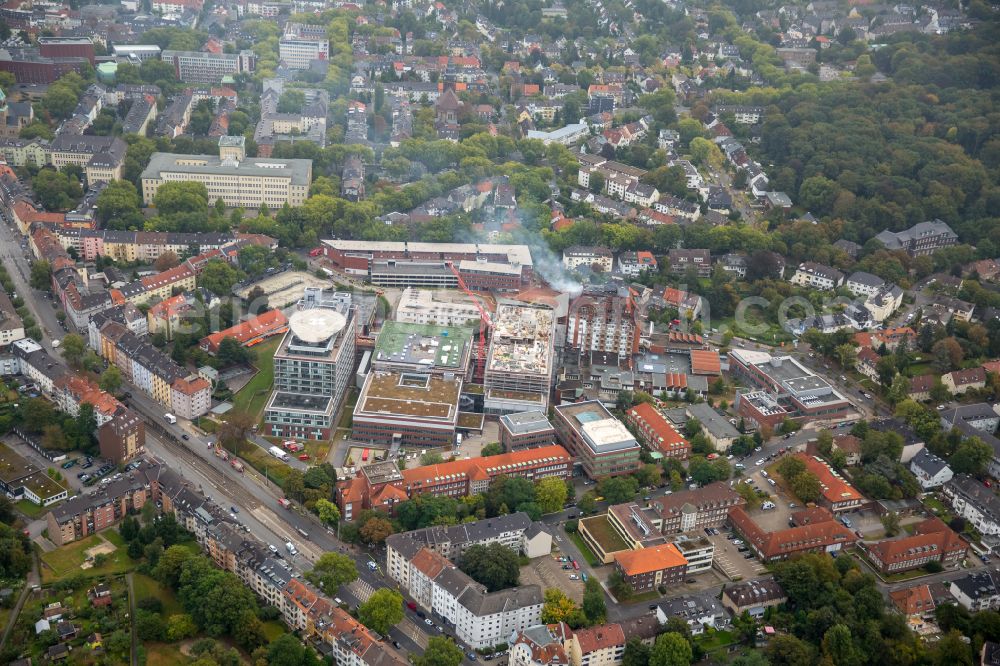 Bochum from the bird's eye view: Clinic grounds of the hospital BG Universitaetsklinikum Bergmannsheil Bochum at Buerkle-de-la-Camp-Platz in the district of Bochum Sued in Bochum in the Ruhr area in the federal state of North Rhine-Westphalia, Germany