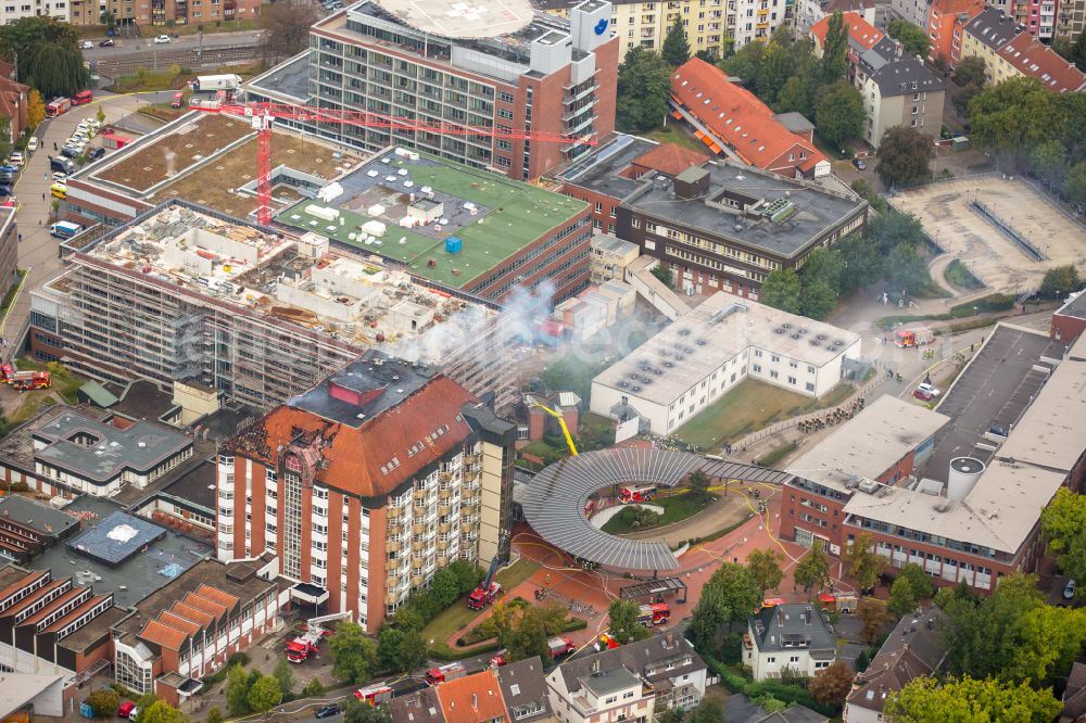 Aerial image Bochum - Clinic grounds of the hospital BG Universitaetsklinikum Bergmannsheil Bochum at Buerkle-de-la-Camp-Platz in the district of Bochum Sued in Bochum in the Ruhr area in the federal state of North Rhine-Westphalia, Germany