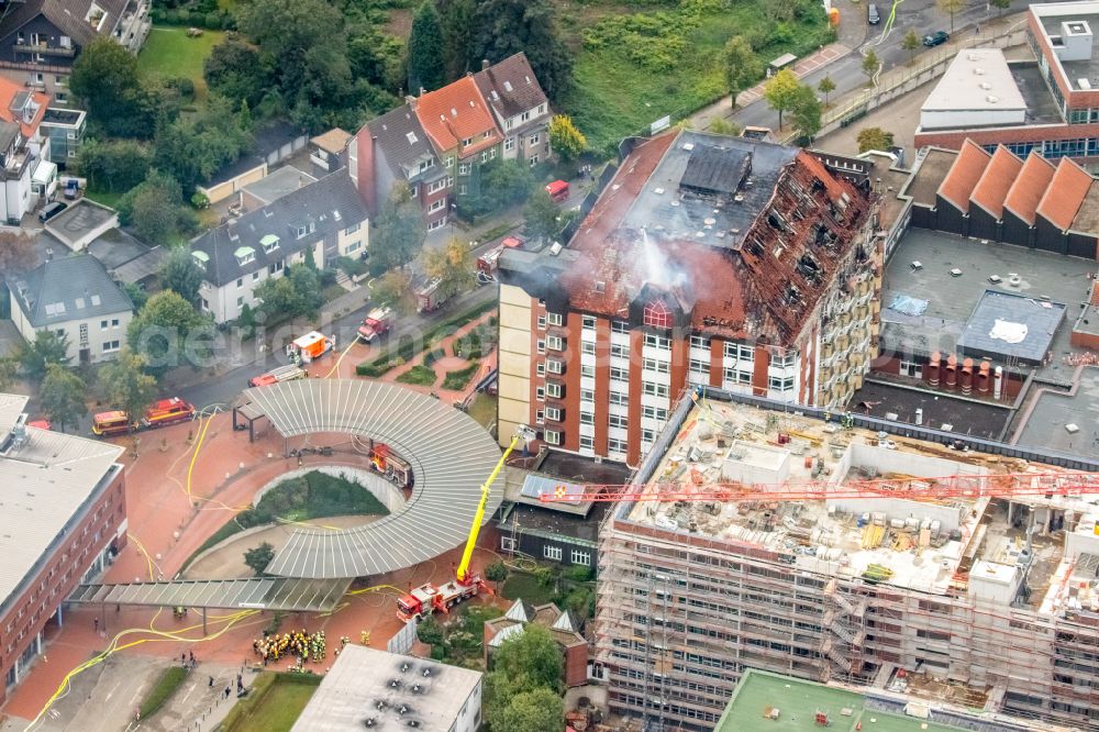 Bochum from above - Clinic grounds of the hospital BG Universitaetsklinikum Bergmannsheil Bochum at Buerkle-de-la-Camp-Platz in the district of Bochum Sued in Bochum in the Ruhr area in the federal state of North Rhine-Westphalia, Germany