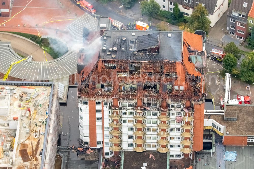 Aerial photograph Bochum - Clinic grounds of the hospital BG Universitaetsklinikum Bergmannsheil Bochum at Buerkle-de-la-Camp-Platz in the district of Bochum Sued in Bochum in the Ruhr area in the federal state of North Rhine-Westphalia, Germany