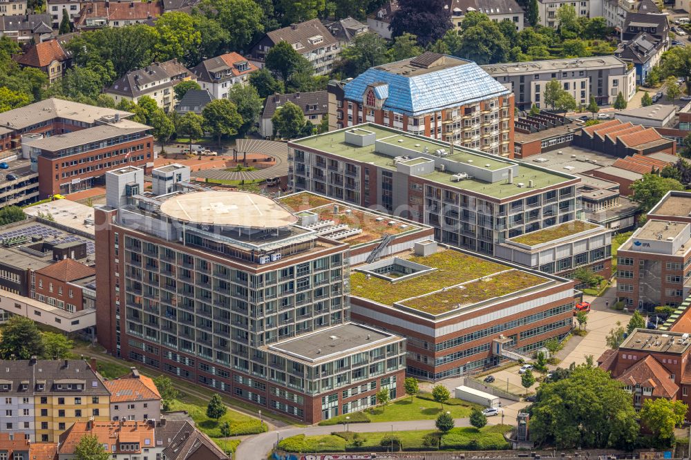 Bochum from above - Clinic grounds of the hospital BG Universitaetsklinikum Bergmannsheil Bochum at Buerkle-de-la-Camp-Platz in the district of Bochum Sued in Bochum in the Ruhr area in the federal state of North Rhine-Westphalia, Germany