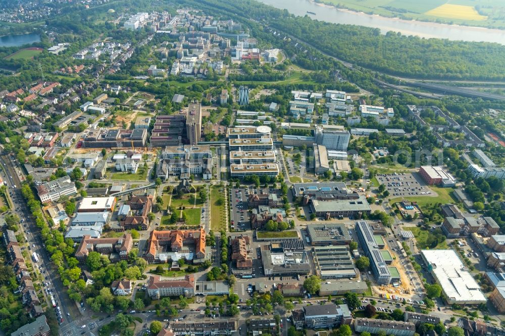 Aerial photograph Düsseldorf - Hospital grounds of the Clinic Universitaetsklinikum Duesseldorf on Moorenstrasse in Duesseldorf in the state North Rhine-Westphalia, Germany