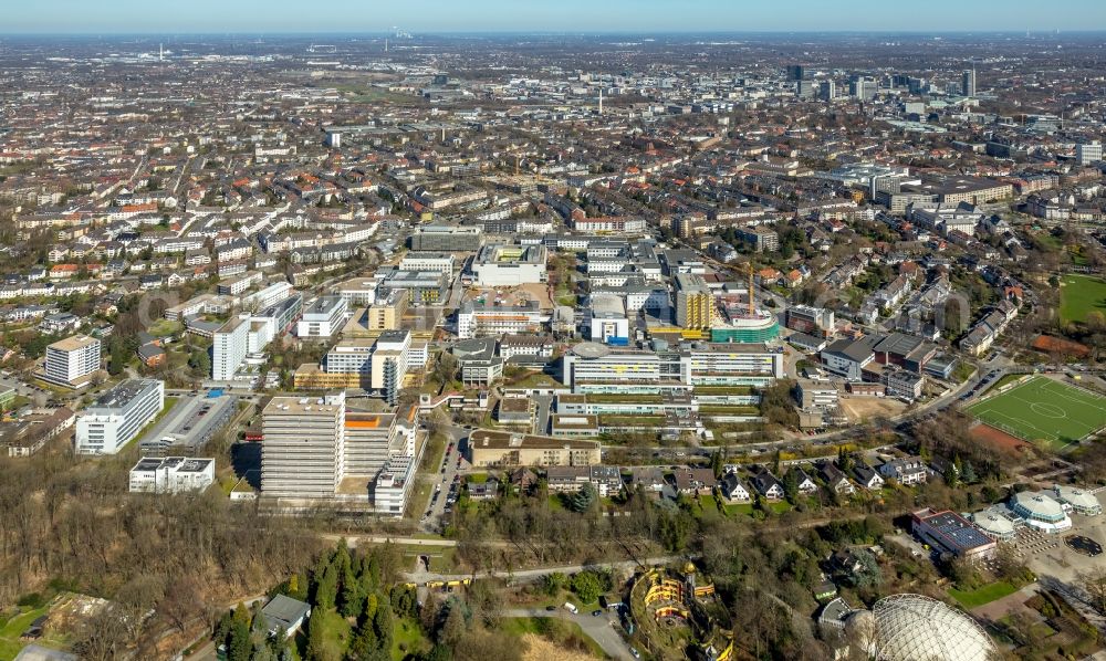 Aerial image Essen - Hospital grounds of the Clinic Universitaetsklinikum Essen on Hufelandstrasse in Essen in the state North Rhine-Westphalia, Germany