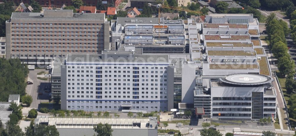 Halle (Saale) from the bird's eye view: Hospital grounds of the Clinic Universitaetsklinikum Halle (Saale) on Ernst-Grube-Strasse in the district West in Halle (Saale) in the state Saxony-Anhalt, Germany