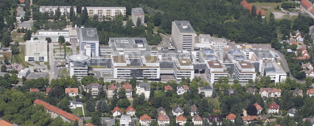 Aerial image Halle (Saale) - Hospital grounds of the Clinic Universitaetsklinikum Halle (Saale) on Ernst-Grube-Strasse in the district West in Halle (Saale) in the state Saxony-Anhalt, Germany