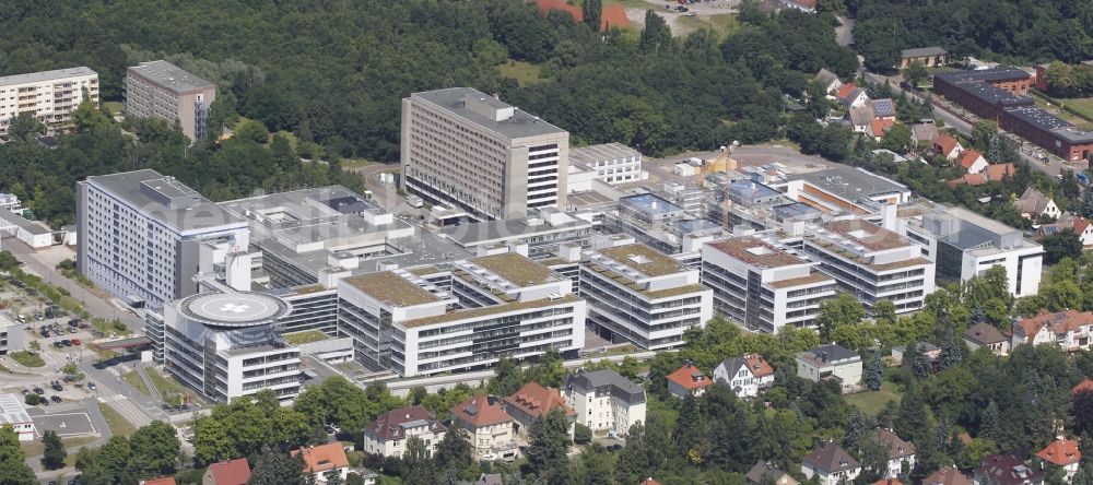 Aerial photograph Halle (Saale) - Hospital grounds of the Clinic Universitaetsklinikum Halle (Saale) on Ernst-Grube-Strasse in the district West in Halle (Saale) in the state Saxony-Anhalt, Germany