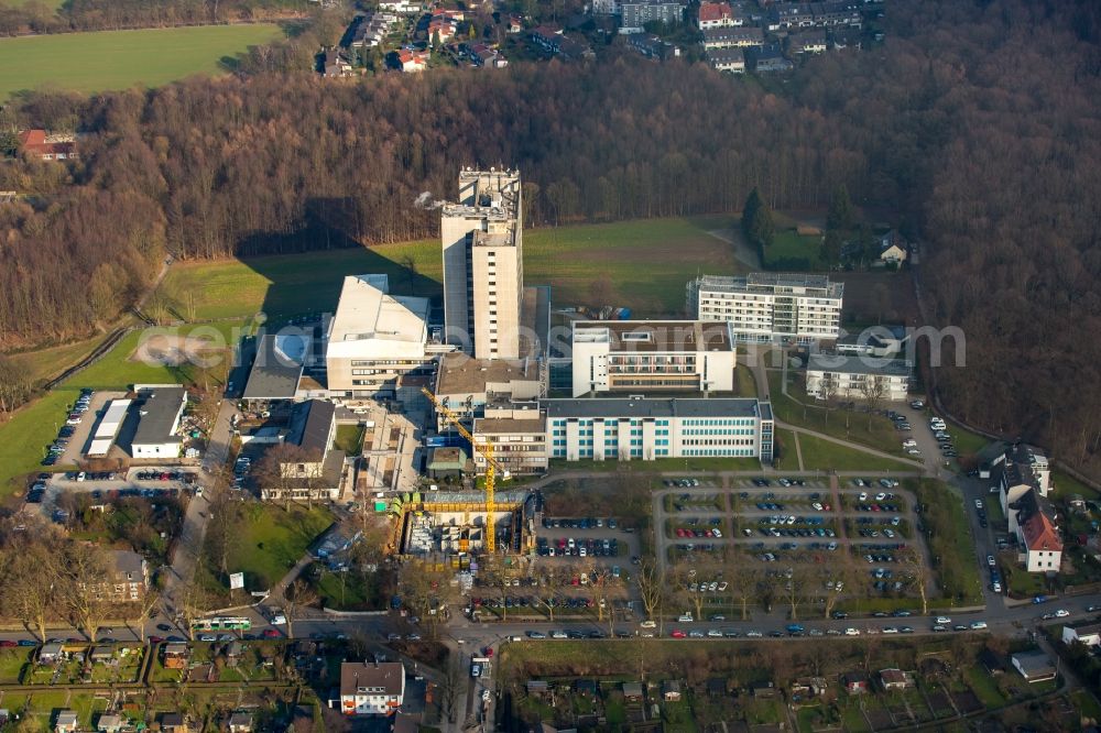 Bochum from above - Clinic of the hospital grounds Universitaetsklinikum Knappschaftskrankenhaus Bochum besides the road In der Schornau in Bochum in the state North Rhine-Westphalia