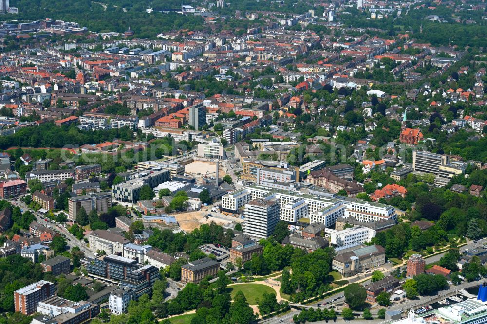 Aerial image Kiel - Hospital grounds of the Clinic Universitaetsklinikum Schleswig-Holstein ( UKSH ) on street Arnold-Heller-Strasse in the district Duesternbrook in Kiel in the state Schleswig-Holstein, Germany