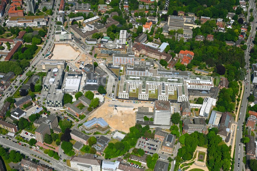 Aerial image Kiel - Hospital grounds of the Clinic Universitaetsklinikum Schleswig-Holstein ( UKSH ) on street Arnold-Heller-Strasse in the district Duesternbrook in Kiel in the state Schleswig-Holstein, Germany