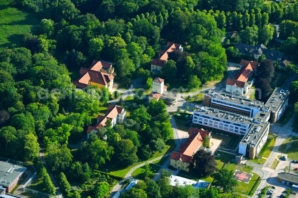 Rostock from the bird's eye view: Hospital grounds of the Clinic Universitaetsmedizin Rostock Zentrum fuer Nervenheilkande Klinik fuer Neurologie and Poliklinik in the district Gehlsdorf in Rostock in the state Mecklenburg - Western Pomerania, Germany