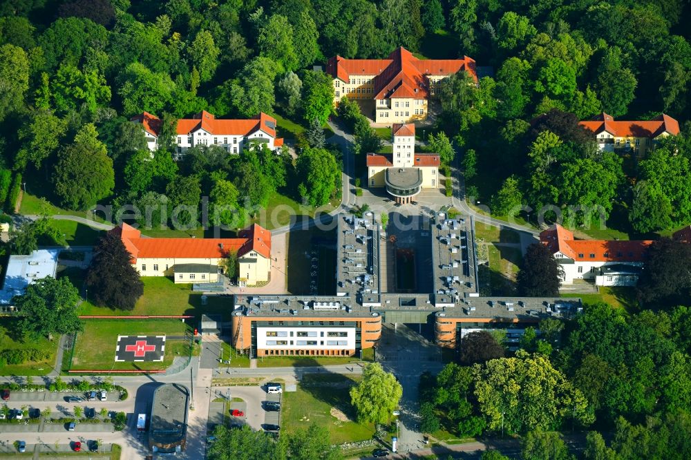 Aerial image Rostock - Hospital grounds of the Clinic Universitaetsmedizin Rostock Zentrum fuer Nervenheilkande Klinik fuer Neurologie and Poliklinik in the district Gehlsdorf in Rostock in the state Mecklenburg - Western Pomerania, Germany