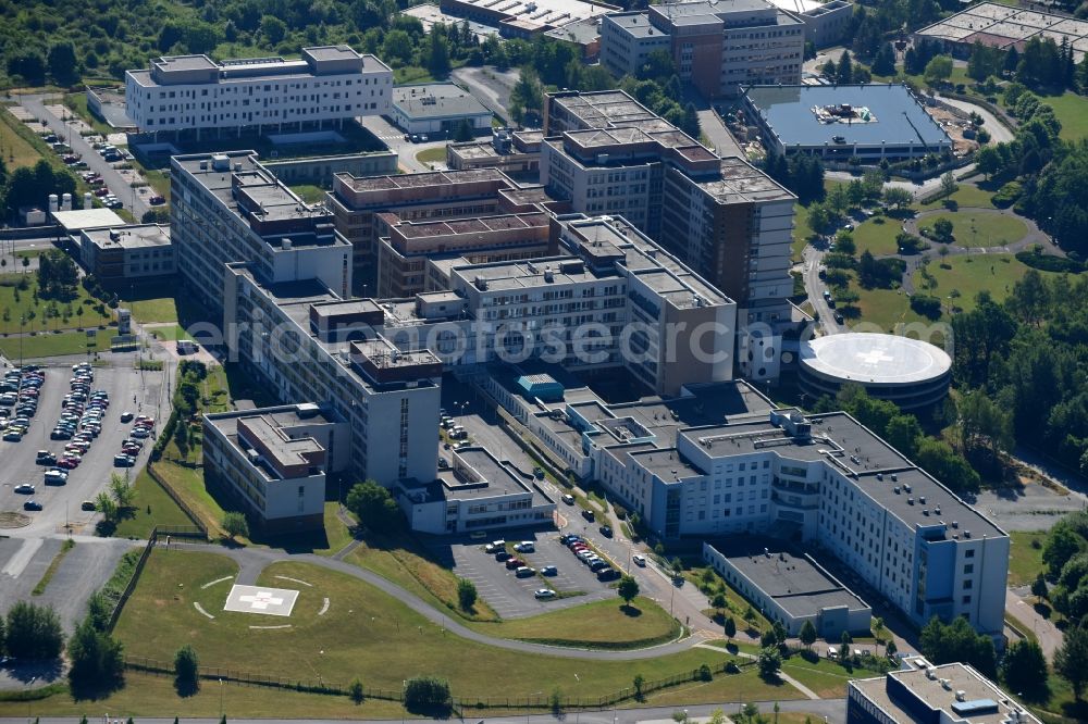 Aerial image Pilsen - Hospital grounds of the Clinic University Hospital Pilsen-LochotA?n on Alej Svobody in Pilsen in Boehmen, Czech Republic