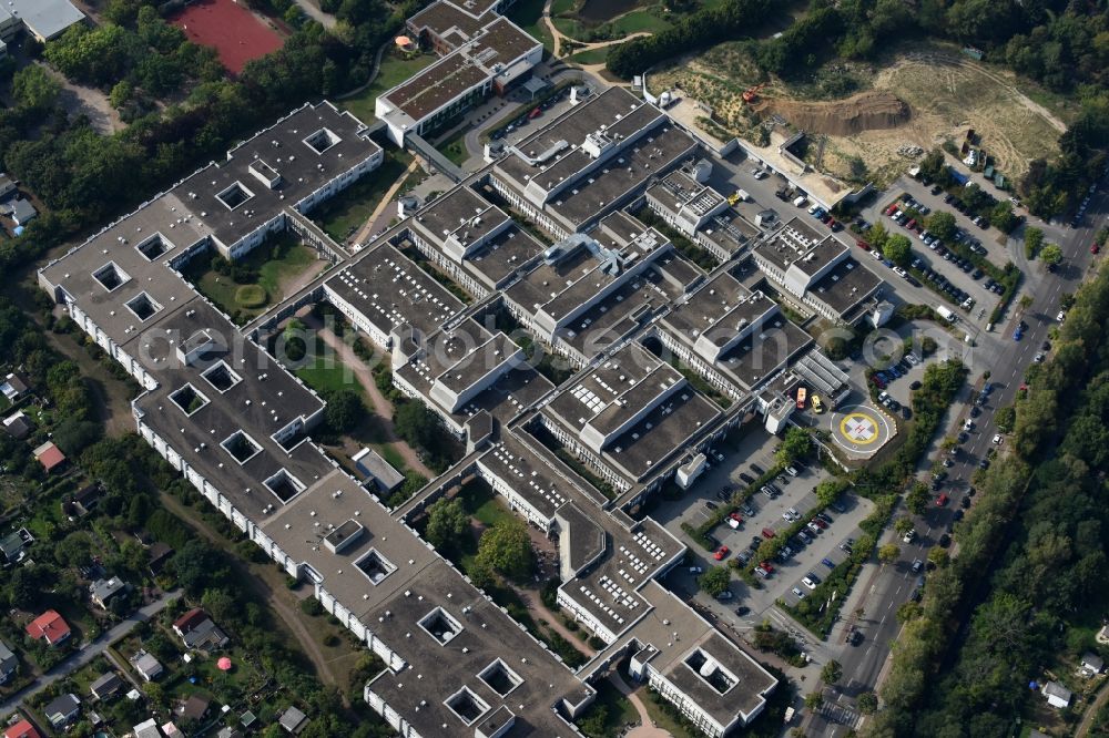 Aerial image Berlin - Hospital grounds of the ClinicVivantes Humboldt-Klinikum Am Nordgraben in Berlin