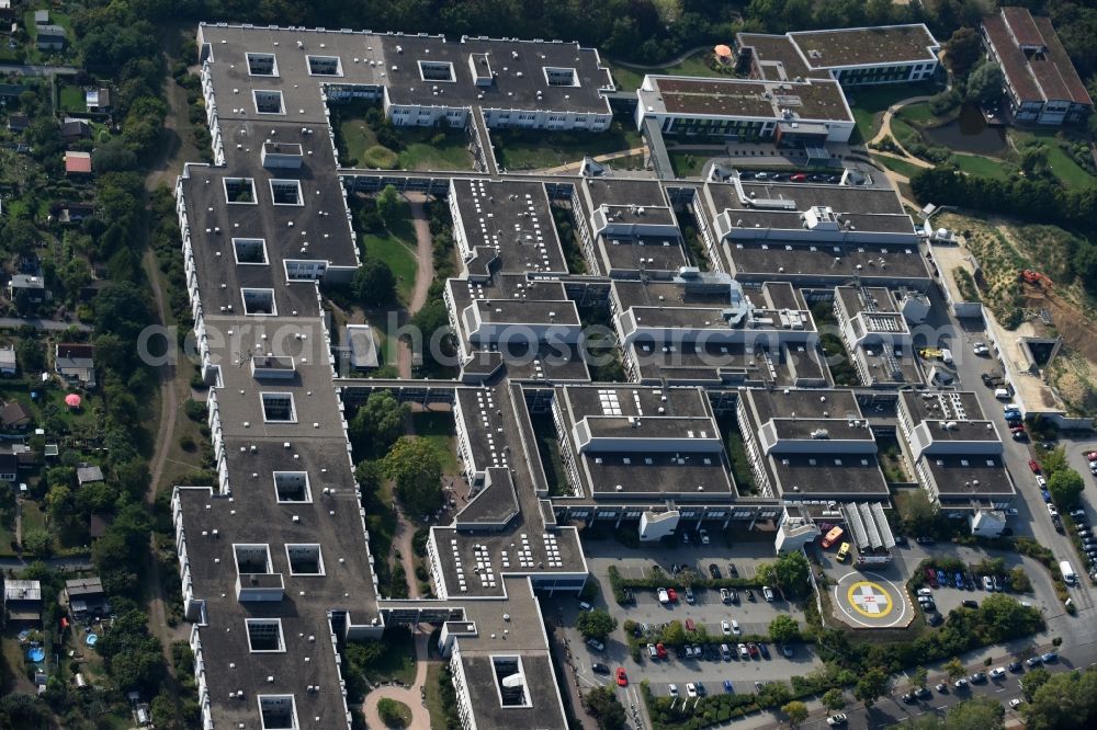 Berlin from the bird's eye view: Hospital grounds of the ClinicVivantes Humboldt-Klinikum Am Nordgraben in Berlin