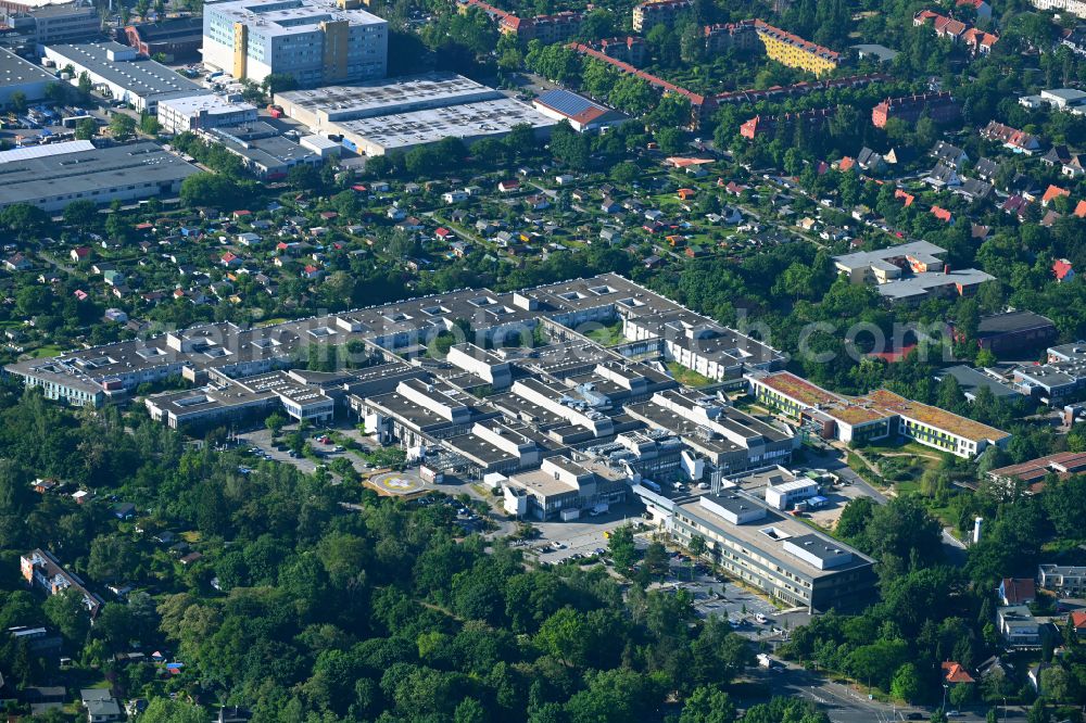 Aerial photograph Berlin - Hospital grounds of the Clinic Vivantes Humboldt-Klinikum on Nordgraben in the district Borsigwalde in Berlin, Germany