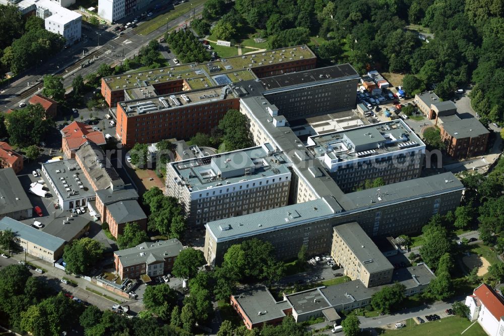 Berlin from the bird's eye view: Hospital grounds of the Vivantes Clinic Landsberger Allee im Friedrichshain in Berlin