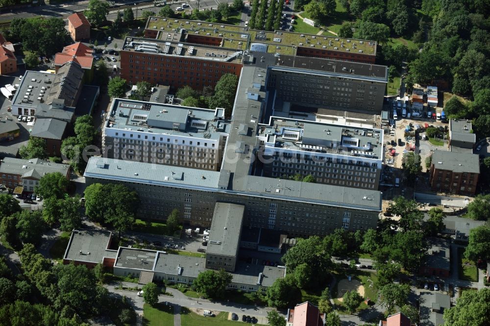 Aerial photograph Berlin - Hospital grounds of the Vivantes Clinic Landsberger Allee im Friedrichshain in Berlin