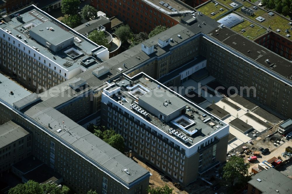 Aerial photograph Berlin - Hospital grounds of the Vivantes Clinic Landsberger Allee im Friedrichshain in Berlin