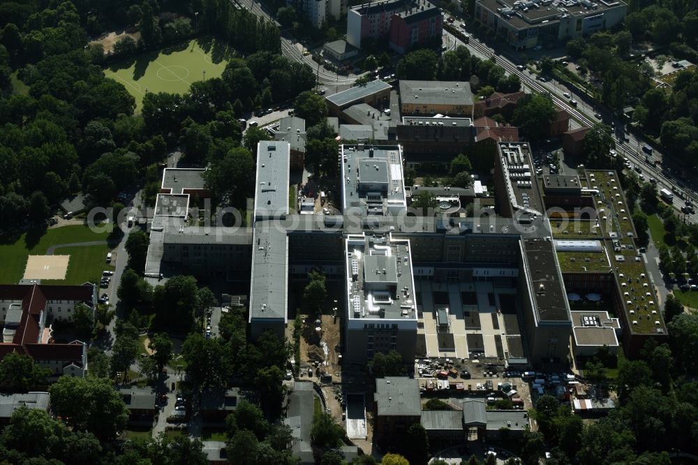 Aerial photograph Berlin - Hospital grounds of the Vivantes Clinic Landsberger Allee im Friedrichshain in Berlin