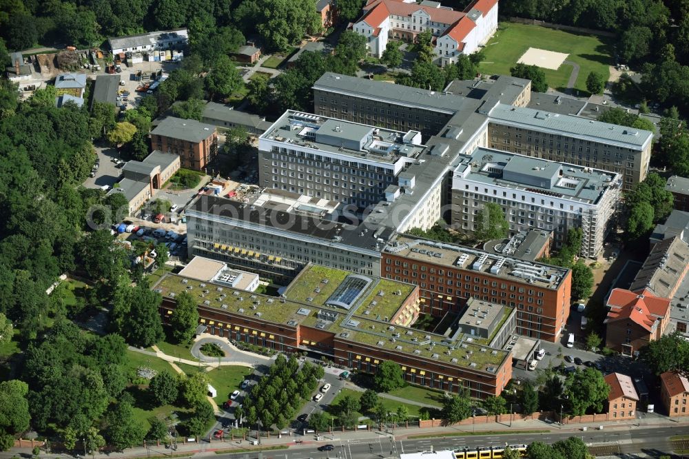 Berlin from the bird's eye view: Hospital grounds of the Vivantes Clinic Landsberger Allee im Friedrichshain in Berlin