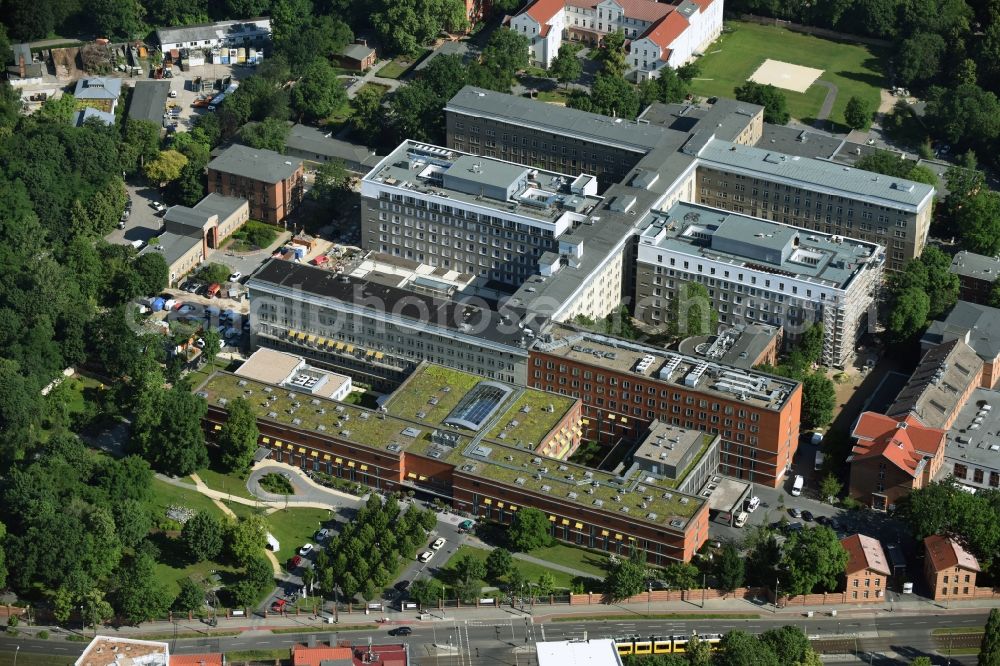 Aerial image Berlin - Hospital grounds of the Vivantes Clinic Landsberger Allee im Friedrichshain in Berlin