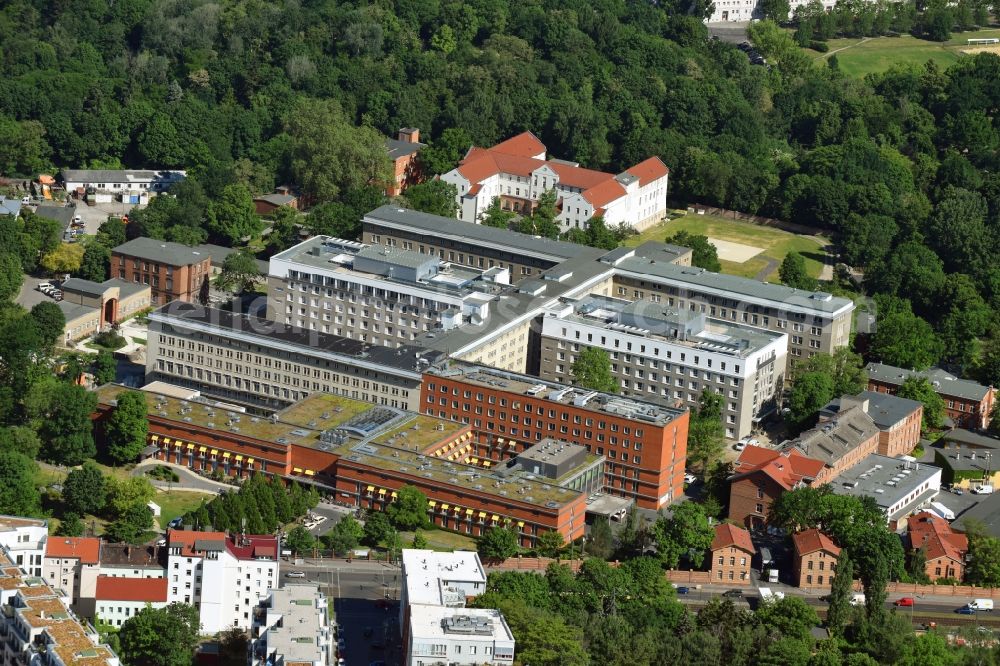 Berlin from the bird's eye view: Hospital grounds of the Vivantes Clinic Landsberger Allee im Friedrichshain in Berlin