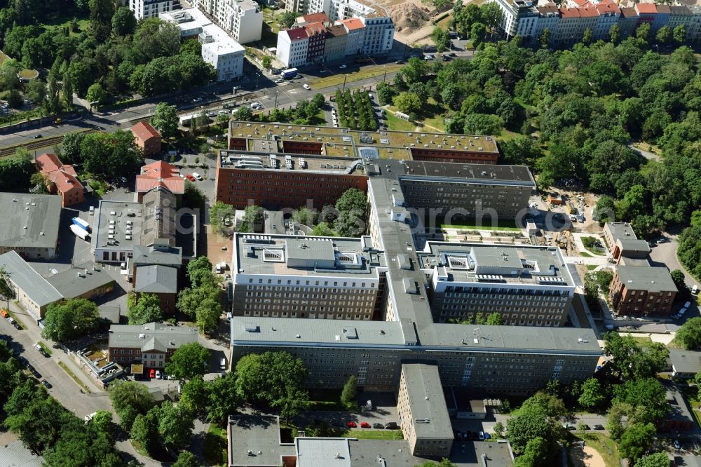 Aerial photograph Berlin - Hospital grounds of the Vivantes Clinic Landsberger Allee im Friedrichshain in Berlin