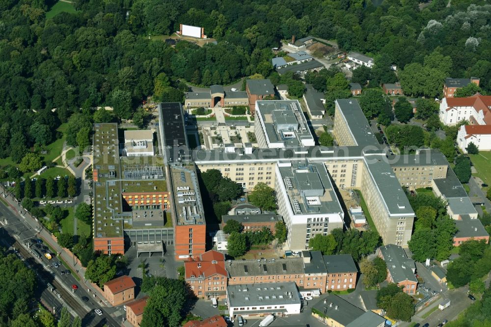 Berlin from the bird's eye view: Hospital grounds of the Vivantes Clinic Landsberger Allee im Friedrichshain in Berlin