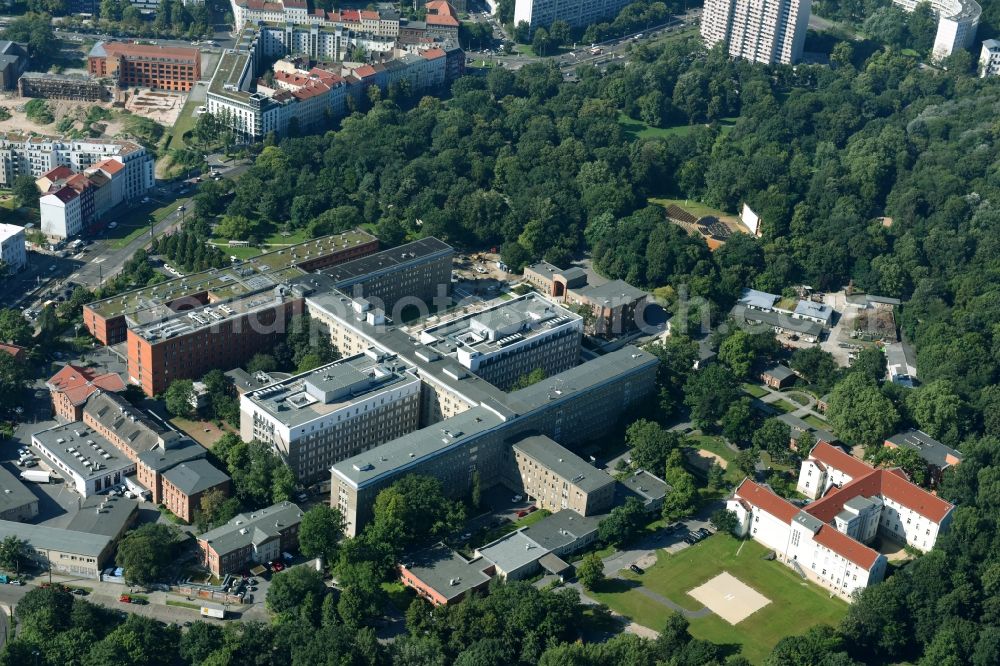 Berlin from the bird's eye view: Hospital grounds of the Vivantes Clinic Landsberger Allee im Friedrichshain in Berlin