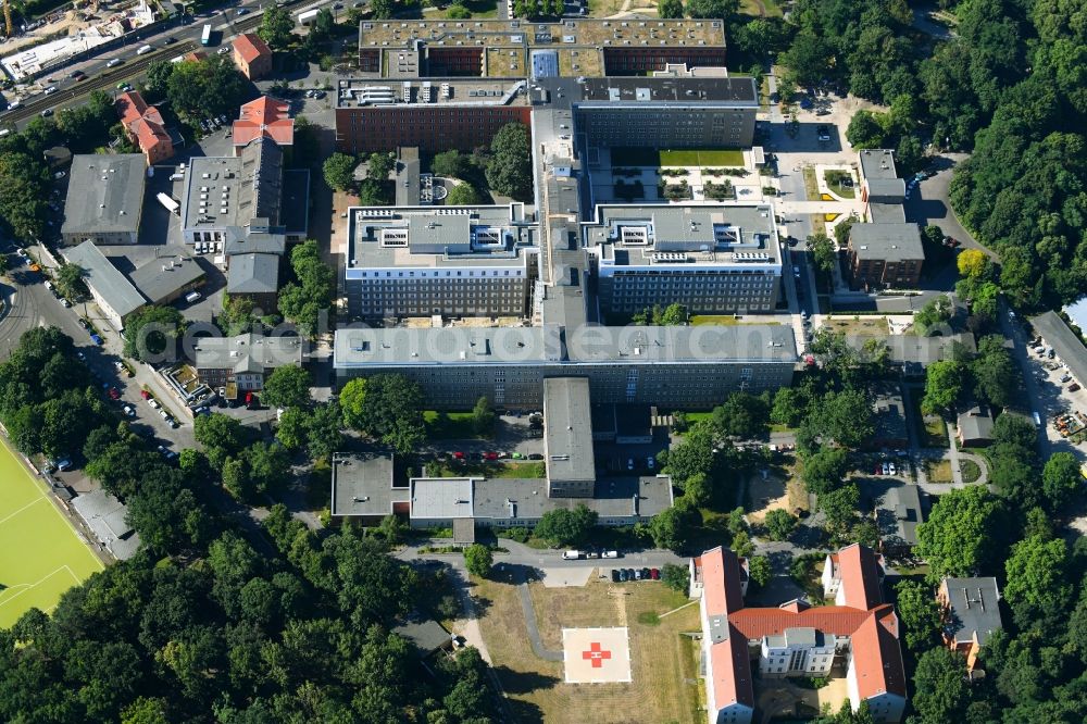 Berlin from the bird's eye view: Hospital grounds of the Vivantes Clinic Landsberger Allee im Friedrichshain in Berlin