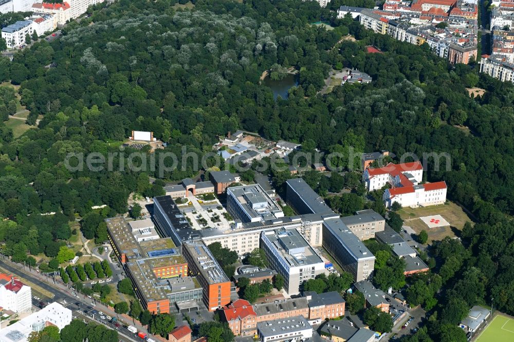 Aerial photograph Berlin - Hospital grounds of the Vivantes Clinic Landsberger Allee im Friedrichshain in Berlin