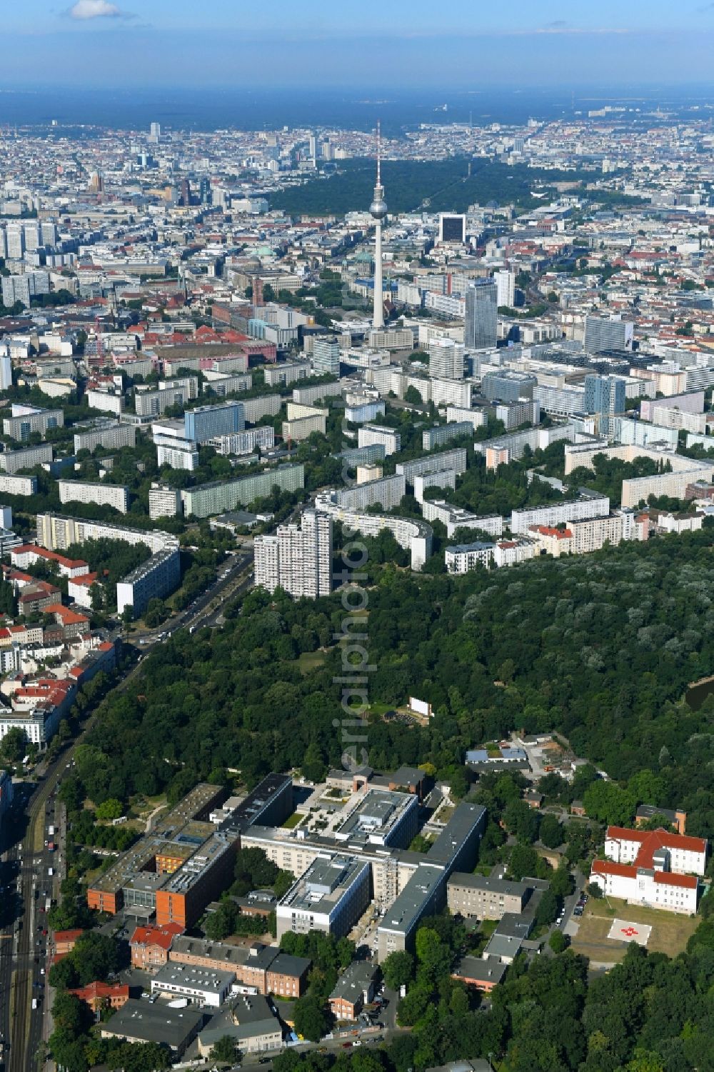 Aerial image Berlin - Hospital grounds of the Vivantes Clinic Landsberger Allee im Friedrichshain in Berlin