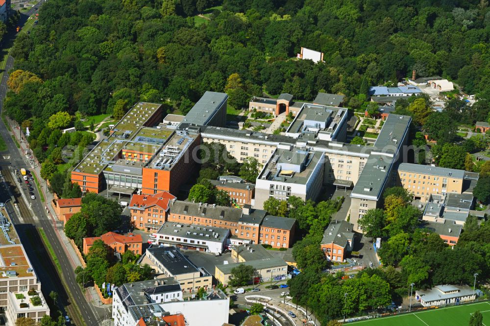 Aerial photograph Berlin - Hospital grounds of the Vivantes Clinic Landsberger Allee im Friedrichshain in Berlin