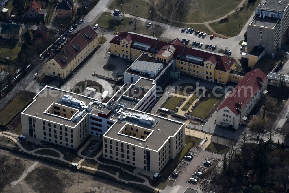 Berlin from the bird's eye view: Hospital grounds of the Clinic Vivantes Klinikum Kaulsdorf in the district Kaulsdorf in Berlin, Germany