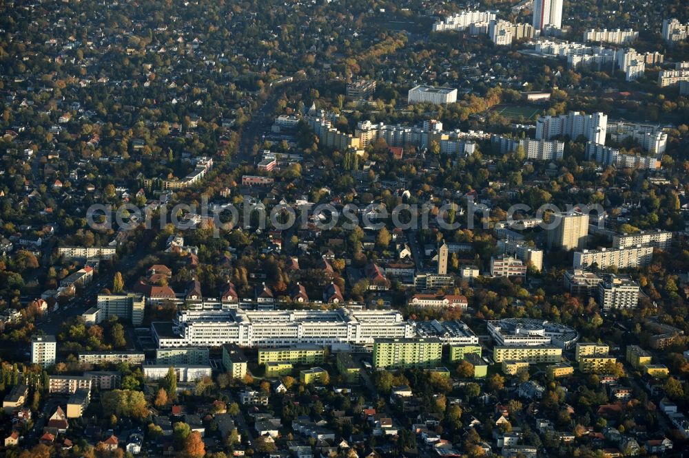 Aerial photograph Berlin - Hospital grounds of the ClinicVivantes Klinikum Neukoelln an der Rudower Strasse in Berlin