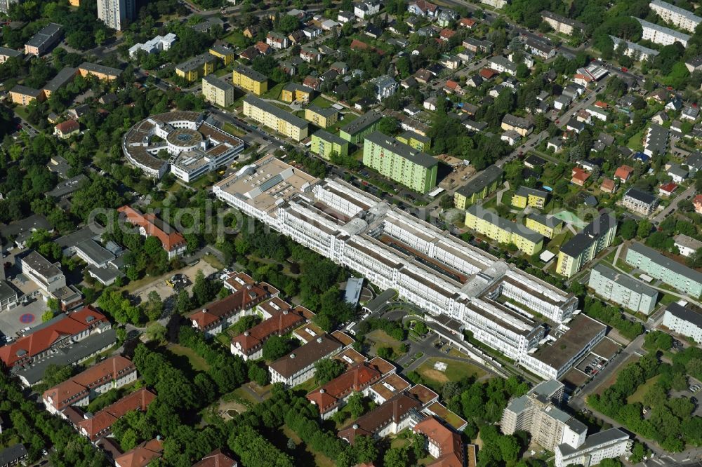 Berlin from the bird's eye view: Hospital grounds of the Clinic Vivantes Klinikum Neukoelln on Rudower Strasse in the district Neukoelln in Berlin, Germany