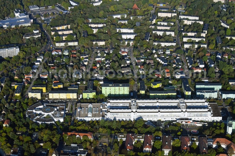 Berlin from the bird's eye view: Hospital grounds of the Clinic Vivantes Klinikum Neukoelln on Rudower Strasse in the district Neukoelln in Berlin, Germany