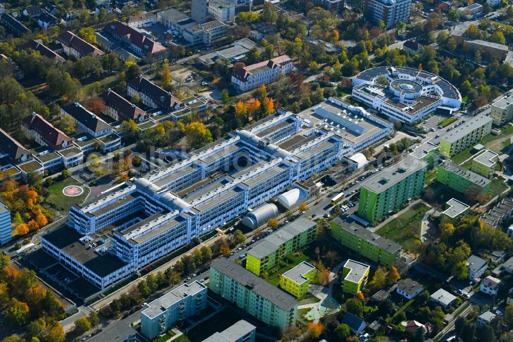 Berlin from the bird's eye view: Hospital grounds of the Clinic Vivantes Klinikum Neukoelln on Rudower Strasse in the district Neukoelln in Berlin, Germany