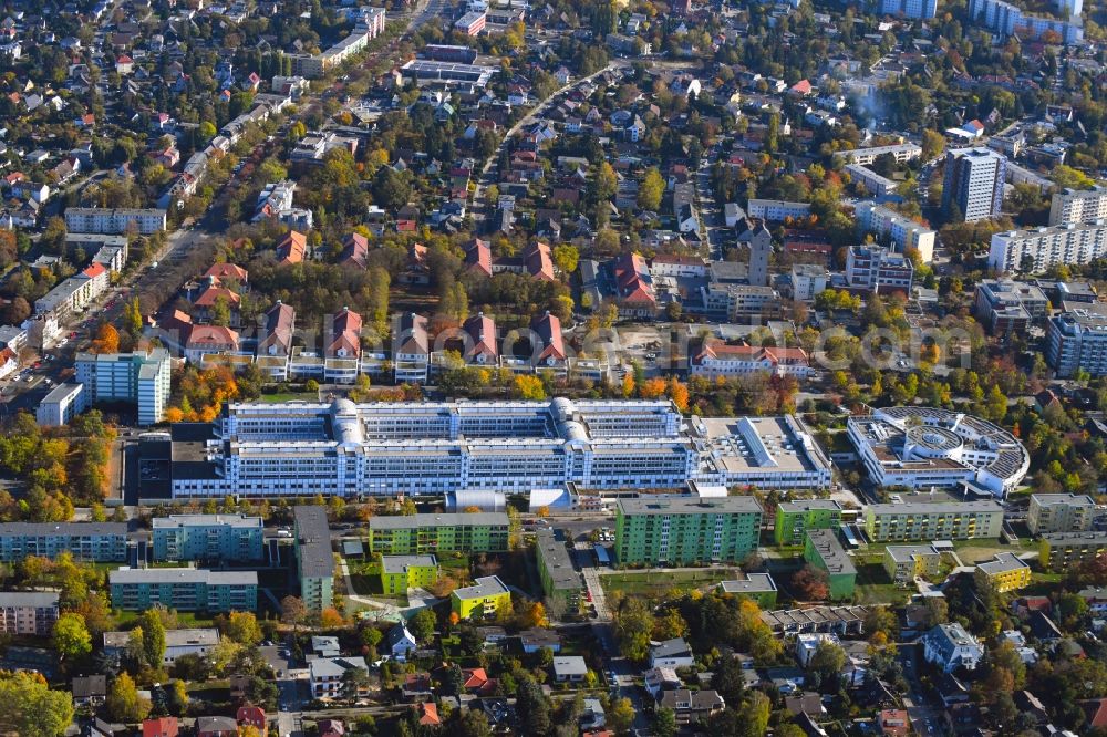 Aerial image Berlin - Hospital grounds of the Clinic Vivantes Klinikum Neukoelln on Rudower Strasse in the district Neukoelln in Berlin, Germany