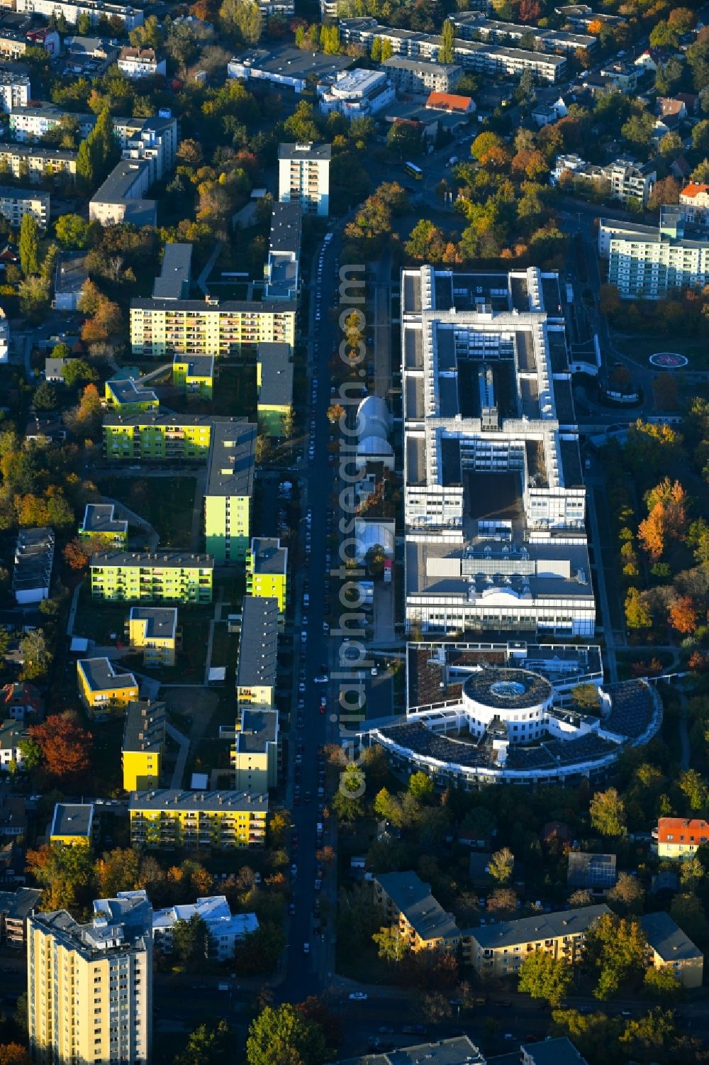 Berlin from above - Hospital grounds of the Clinic Vivantes Klinikum Neukoelln on Rudower Strasse in the district Neukoelln in Berlin, Germany