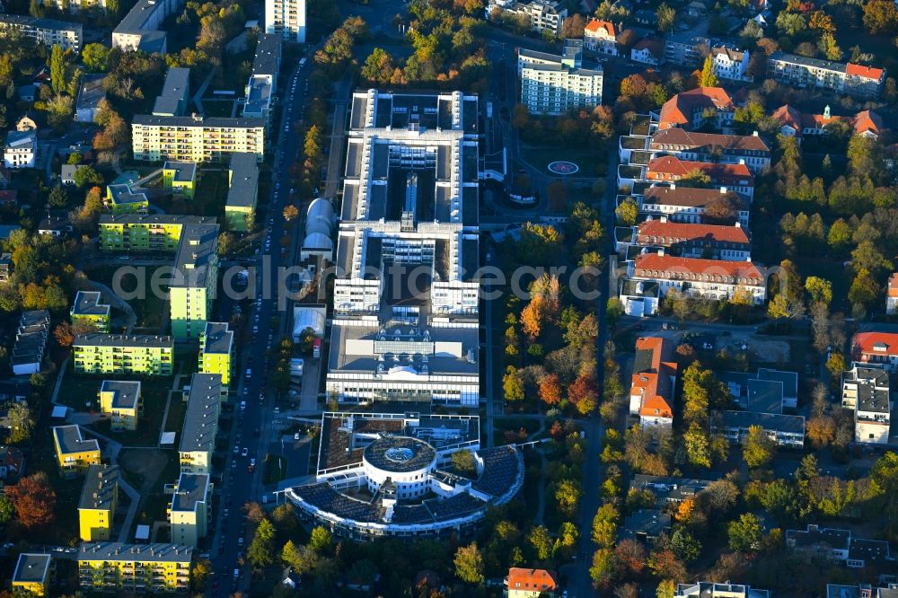 Aerial image Berlin - Hospital grounds of the Clinic Vivantes Klinikum Neukoelln on Rudower Strasse in the district Neukoelln in Berlin, Germany