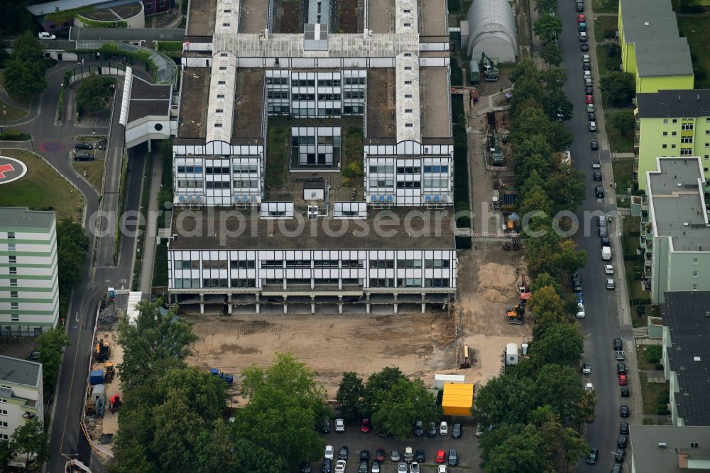 Aerial image Berlin - Hospital grounds of the Clinic Vivantes Klinikum Neukoelln on Rudower Strasse in the district Neukoelln in Berlin, Germany