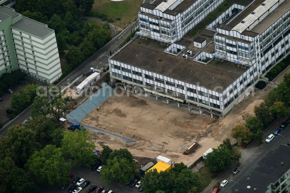 Aerial photograph Berlin - Hospital grounds of the Clinic Vivantes Klinikum Neukoelln on Rudower Strasse in the district Neukoelln in Berlin, Germany