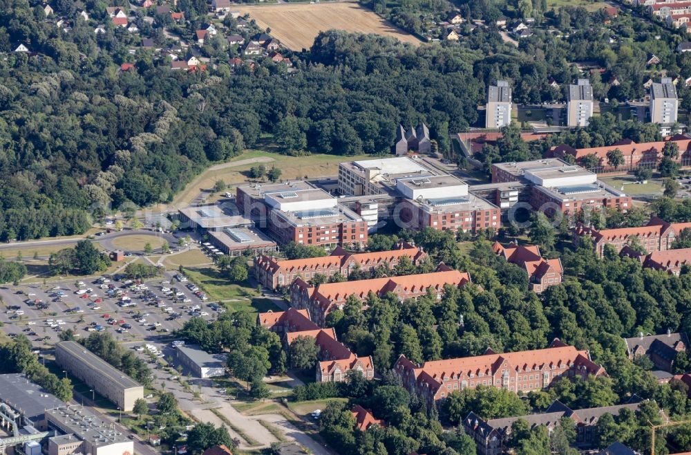 Aerial photograph Berlin - Clinic of the hospital grounds Wilbergstrasse - Poelnitzweg in Berlin Buch in the state Berlin