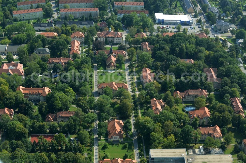 Chemnitz from above - Hospital grounds of the rehabilitation center on Flemmingstrasse in Chemnitz in the state of Saxony. The green and wooded compound consists of several historic buildings, as well as a church, and includes medical and social services and institutions