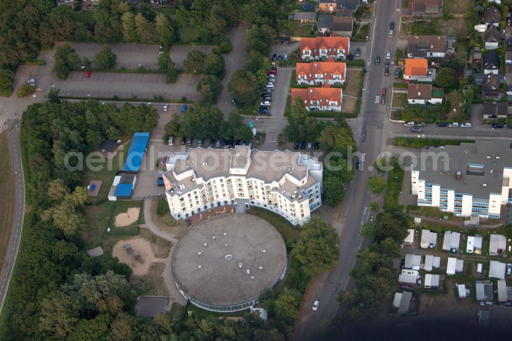 Aerial image Cuxhaven - Hospital grounds of the rehabilitation center Strandrobbe in the district Duhnen in Cuxhaven in the state Lower Saxony